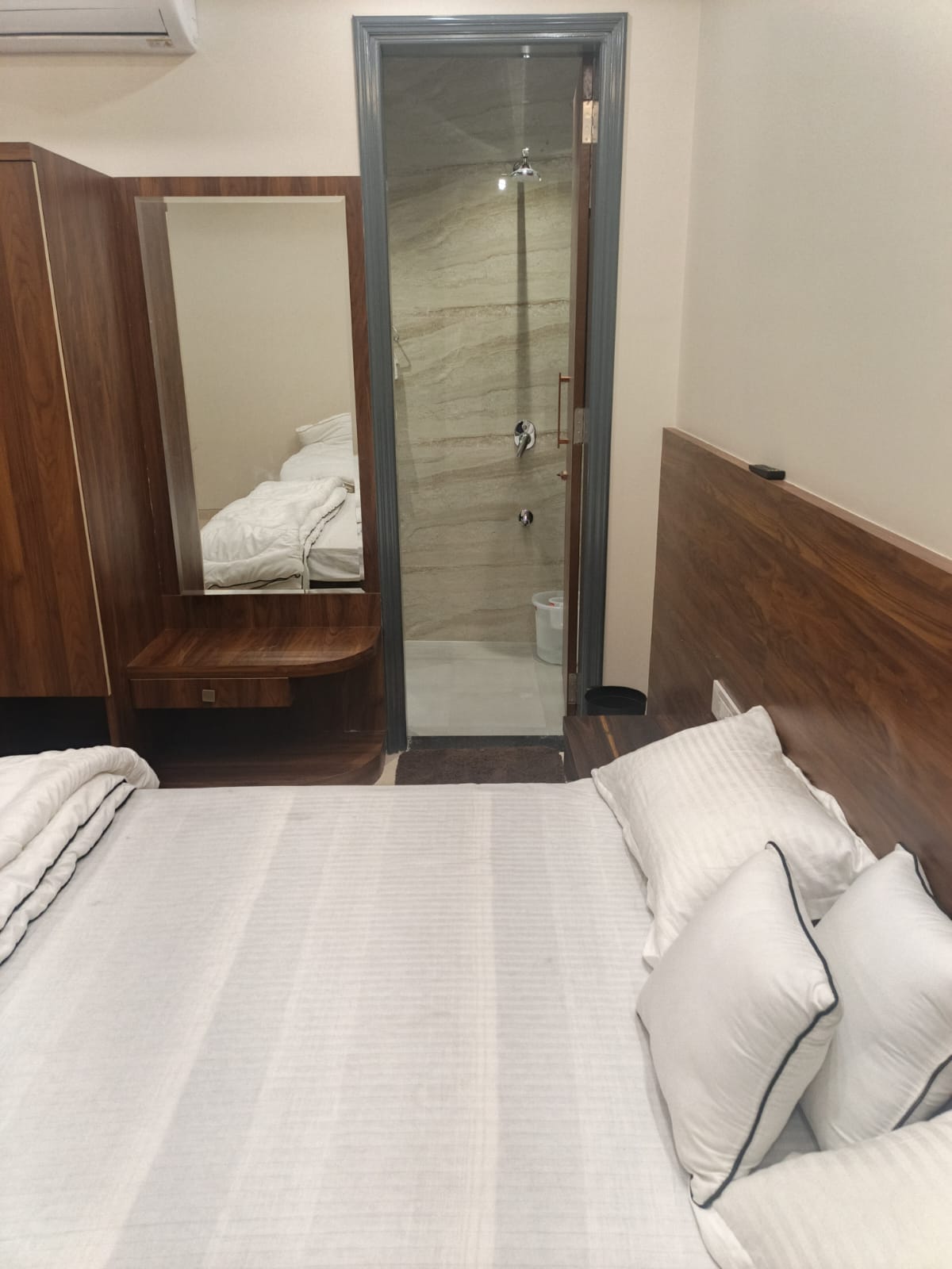 fully furnished luxurious 1 room set in nirman nagar only for girls-Nirman Nagar-Jaipur